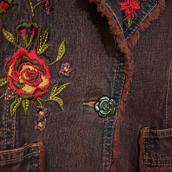Gorgeous Embroidered denim jacket !! - Picture 8 of 10